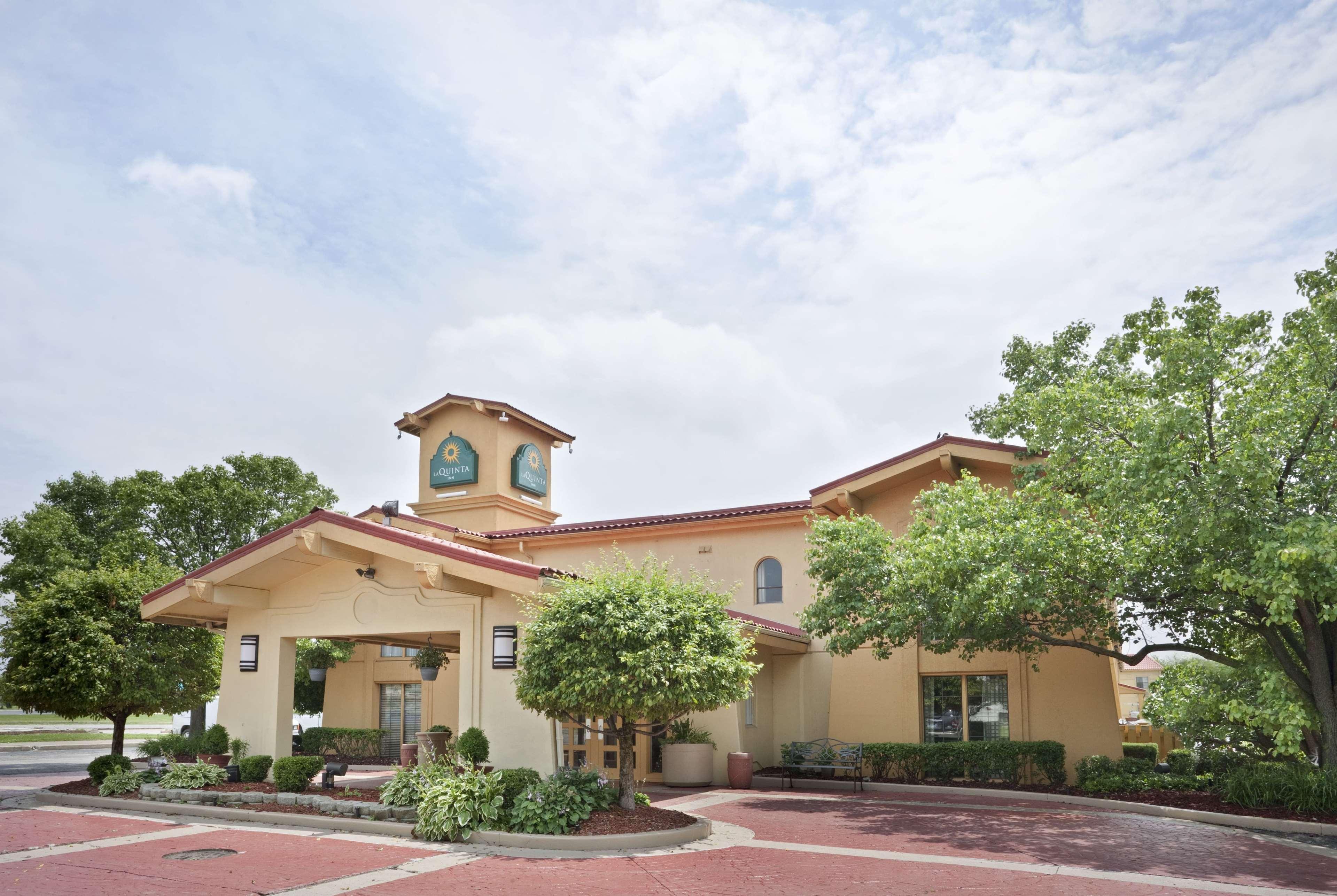 La Quinta Inn By Wyndham Merrillville Exterior photo